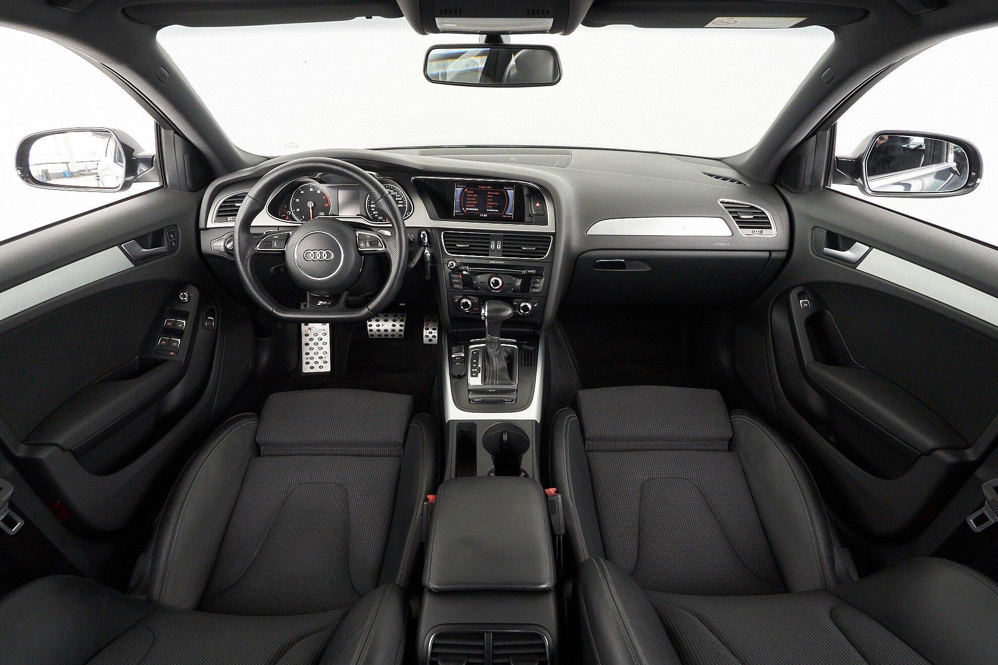 Audi A4 2013, черный