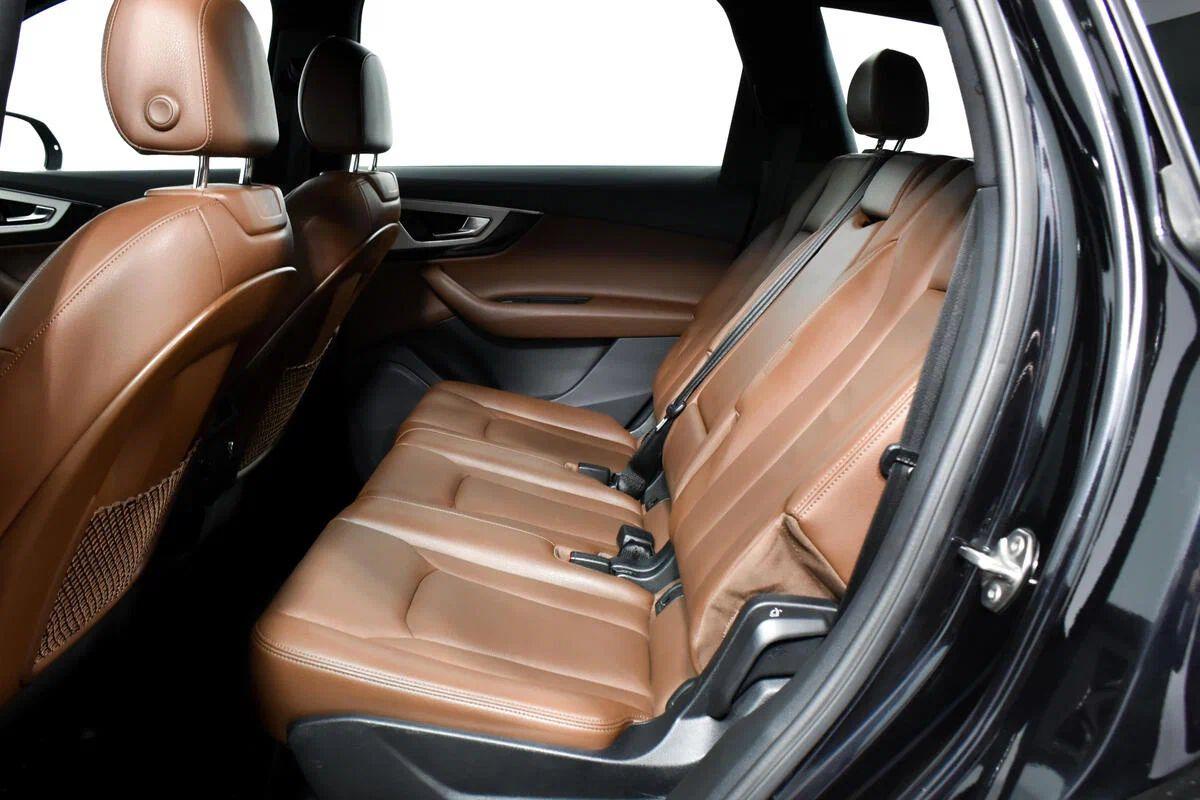 Audi Q7 2018, черный