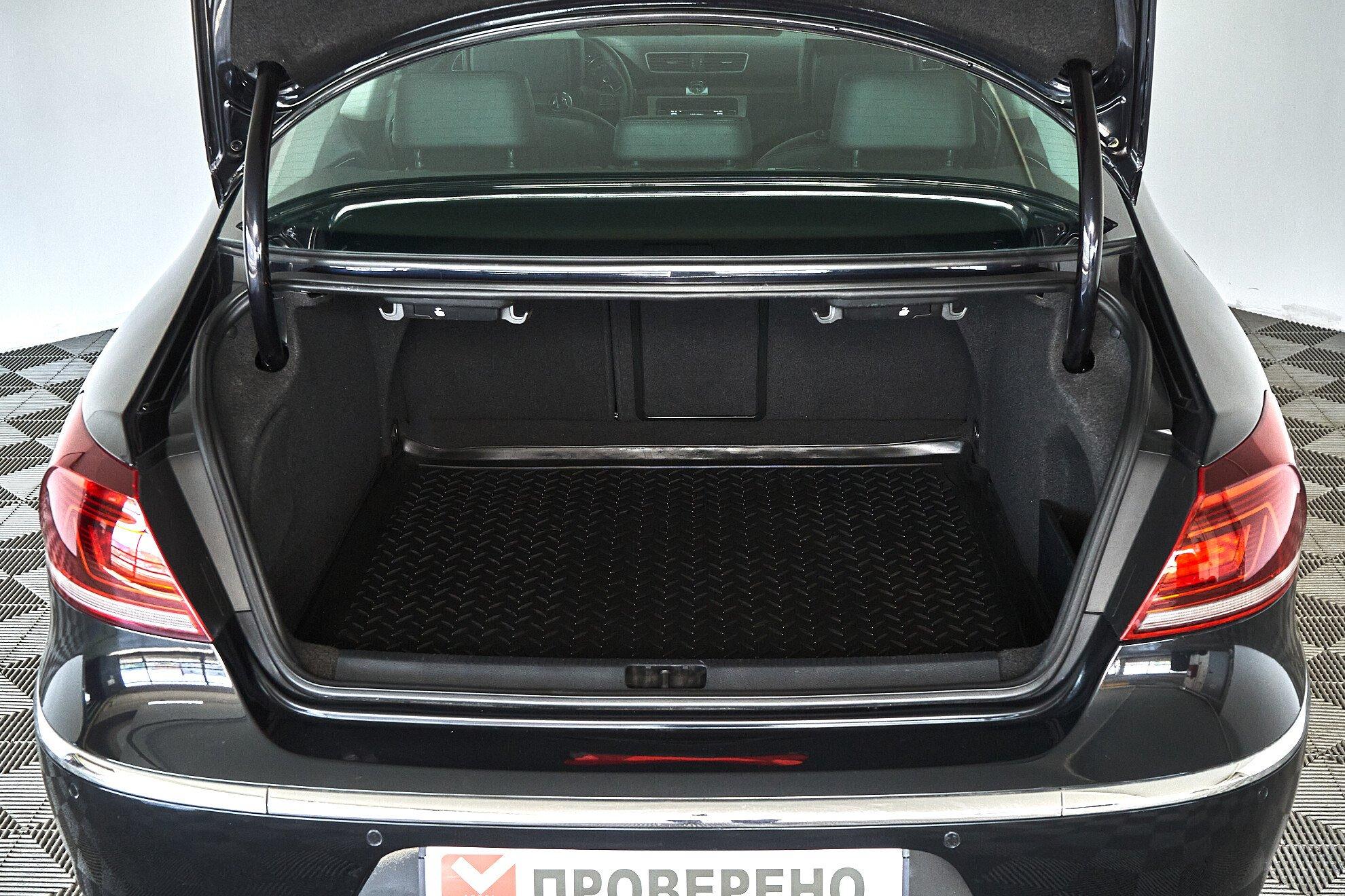 Volkswagen Passat CC 2012, черный