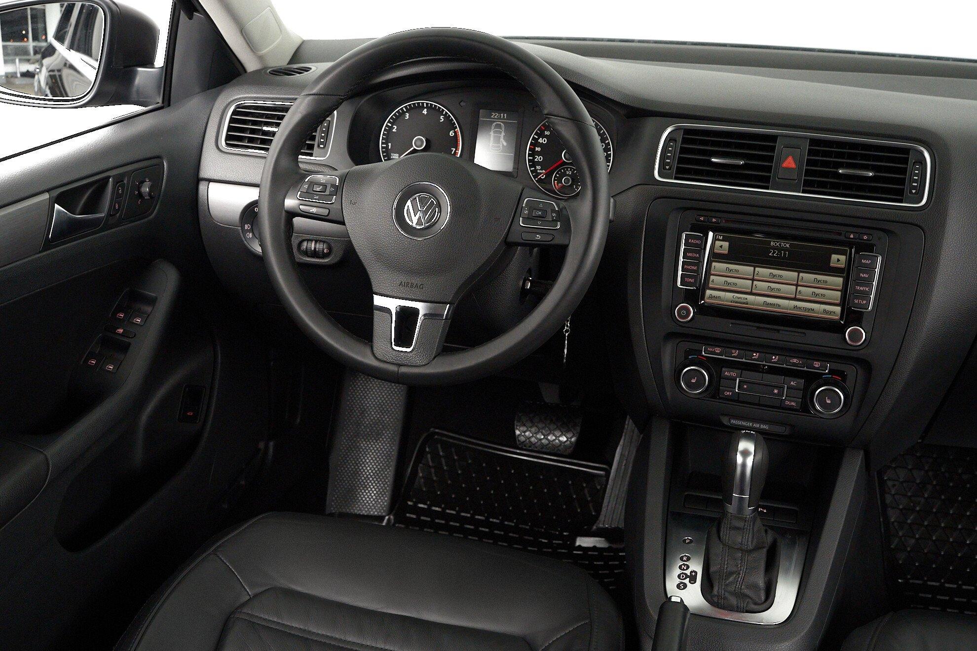 Volkswagen Jetta 2011, черный