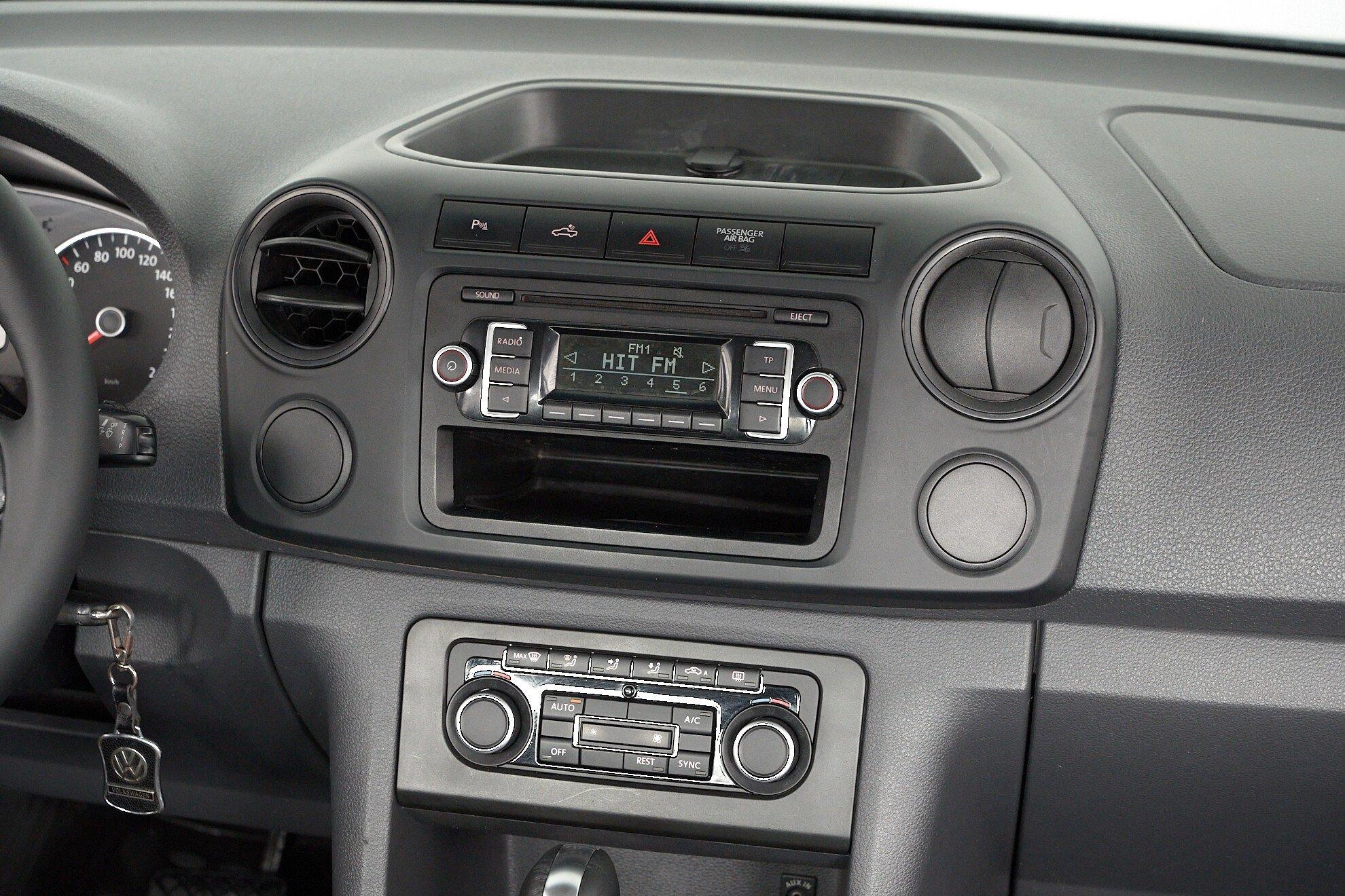 Volkswagen Amarok 2013, серебряный
