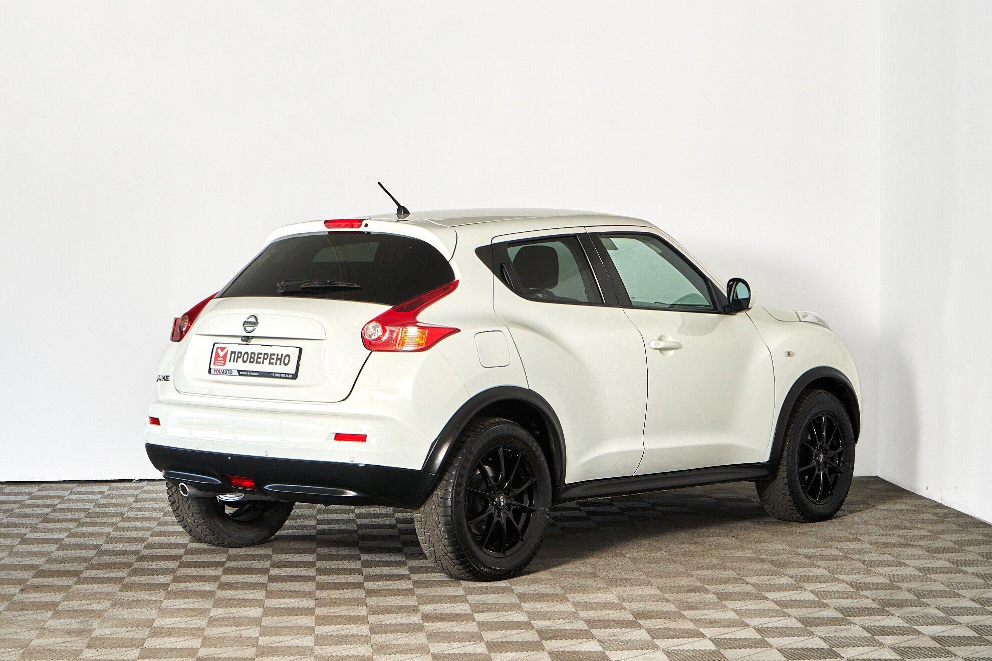 Nissan Juke 2012, белый