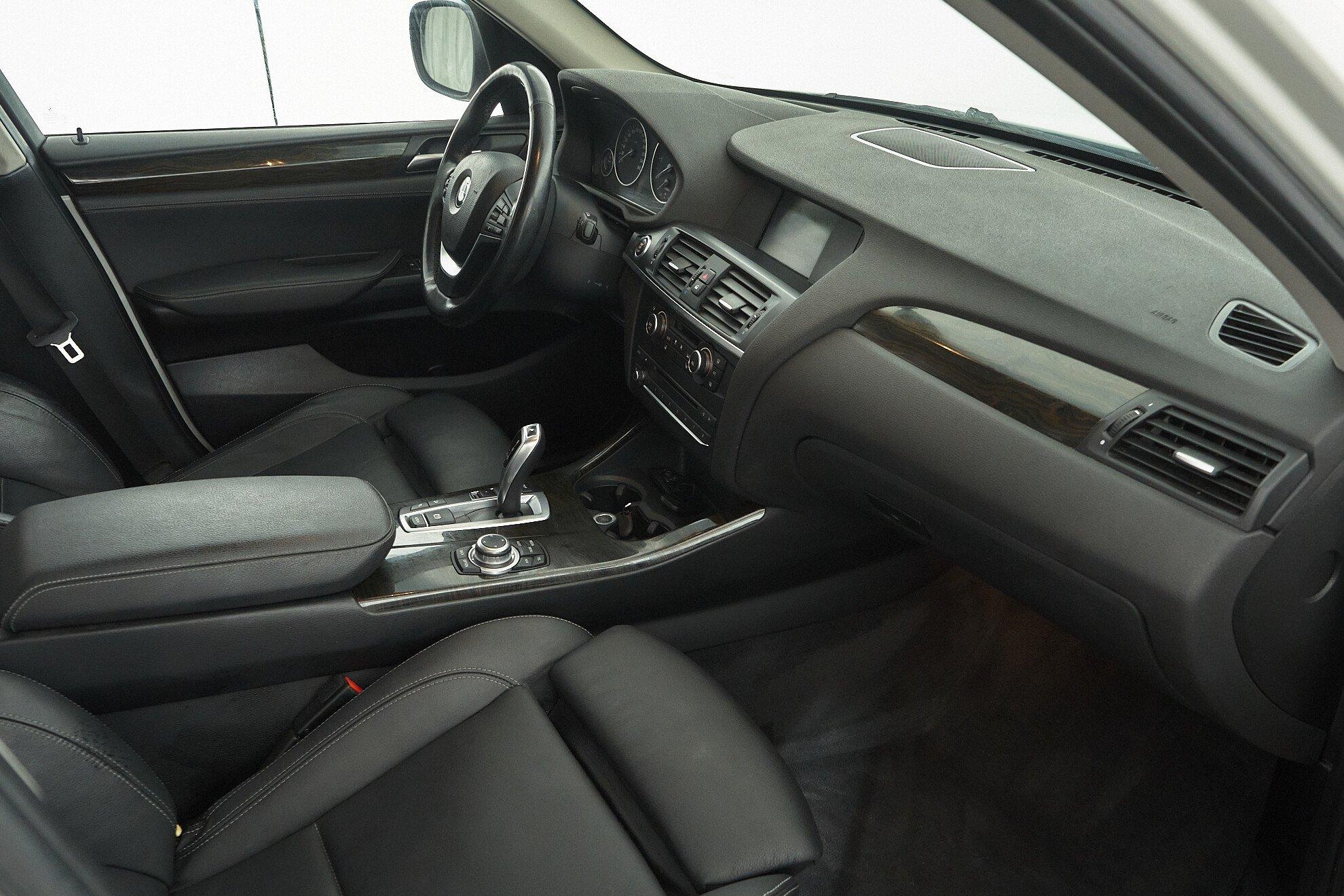 BMW X3 2012, белый
