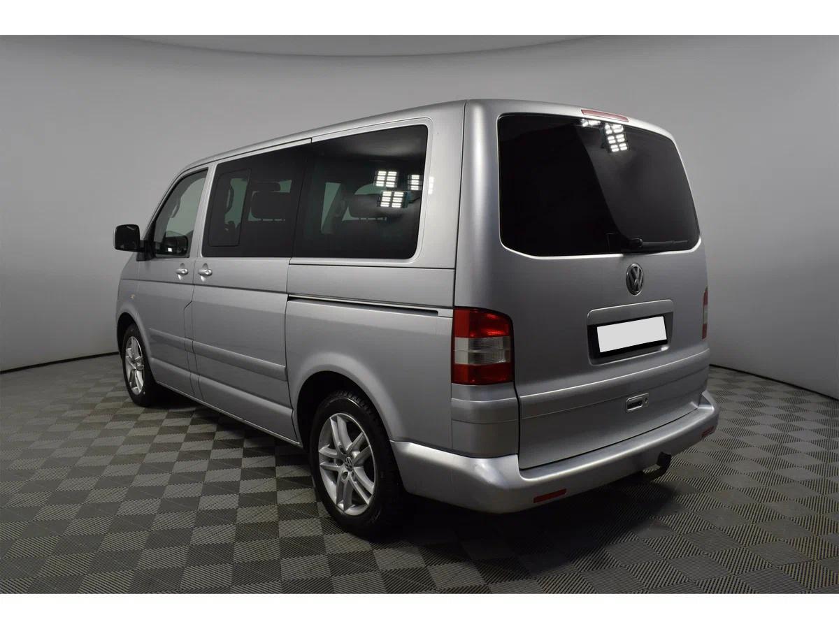 Volkswagen Multivan 2009, серебряный