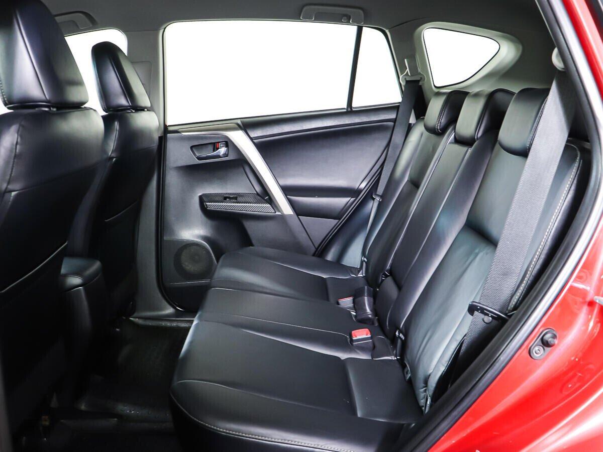 Toyota RAV4 2015, красный
