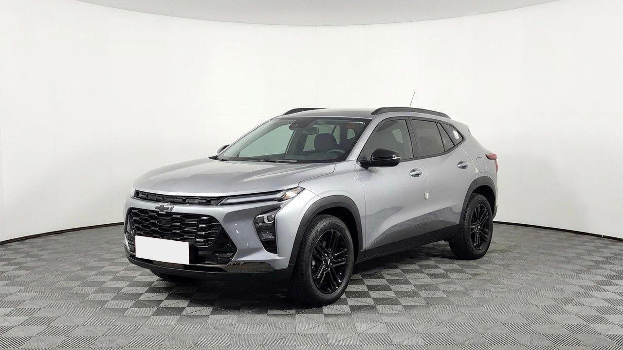 Chevrolet Trax 2023, серебряный