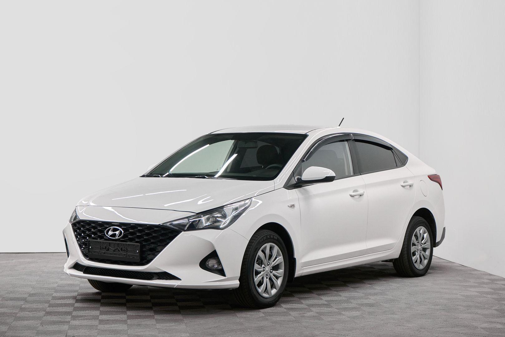 Hyundai Solaris 2021, белый
