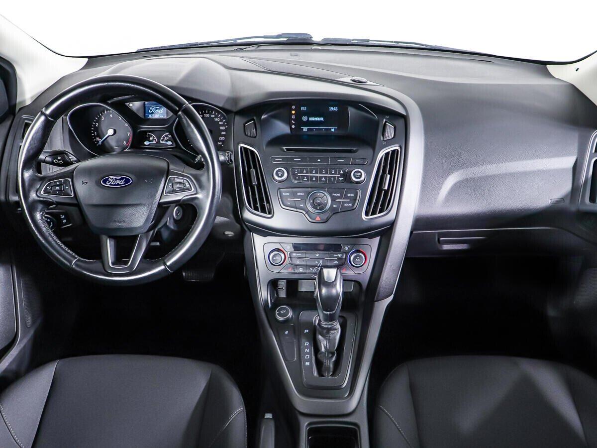 Ford Focus 2018, серебряный