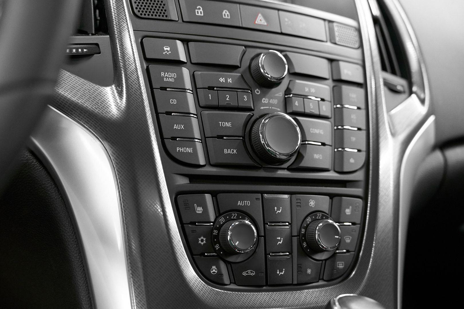 Opel Astra 2012, серый