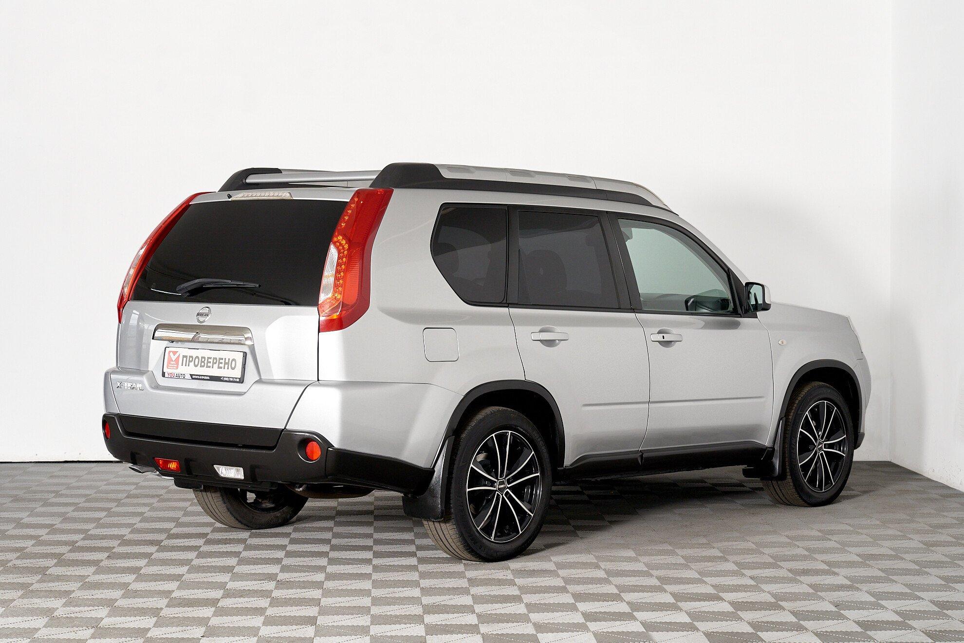 Nissan X-Trail 2011, серебряный