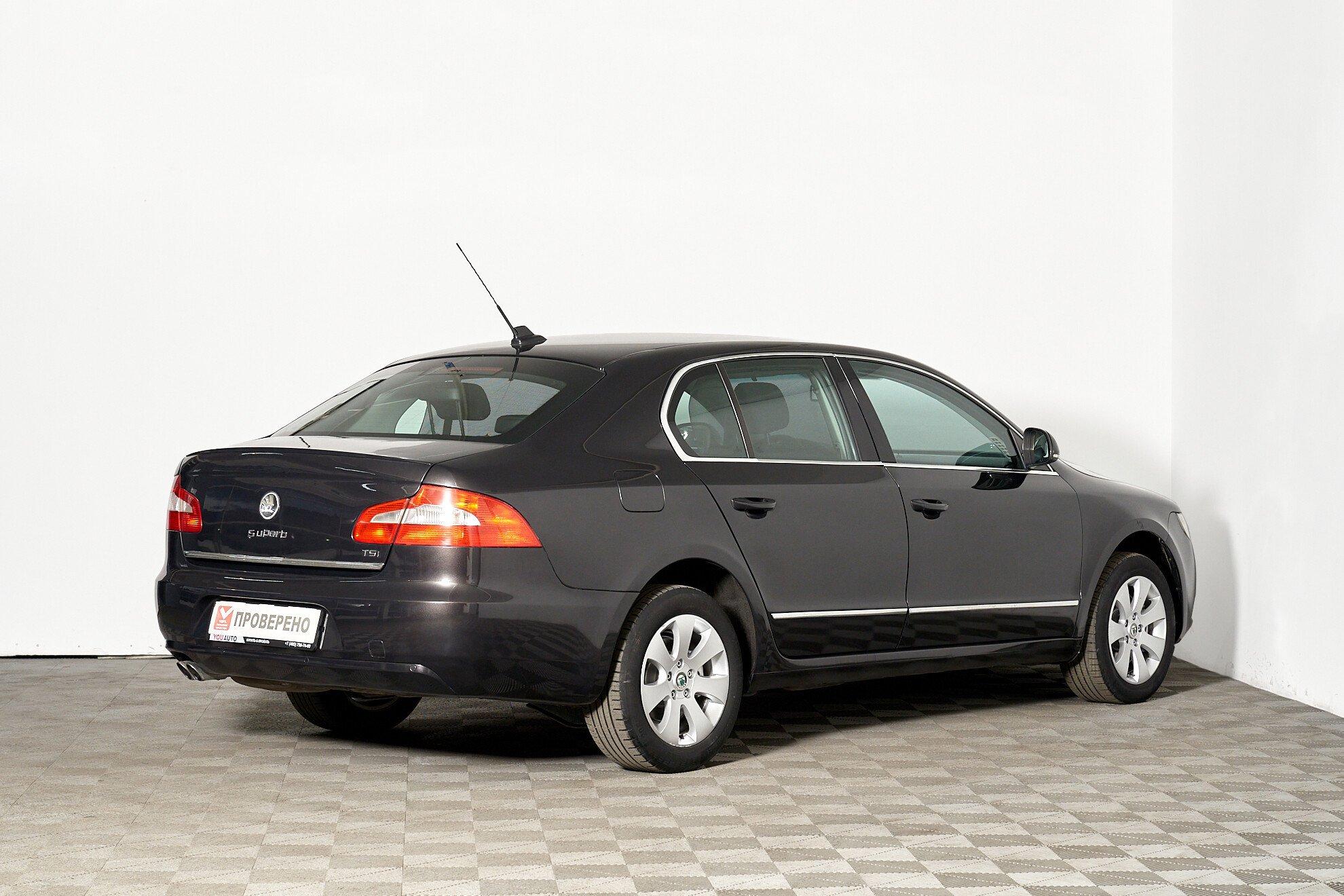 Skoda Superb 2011, коричневый