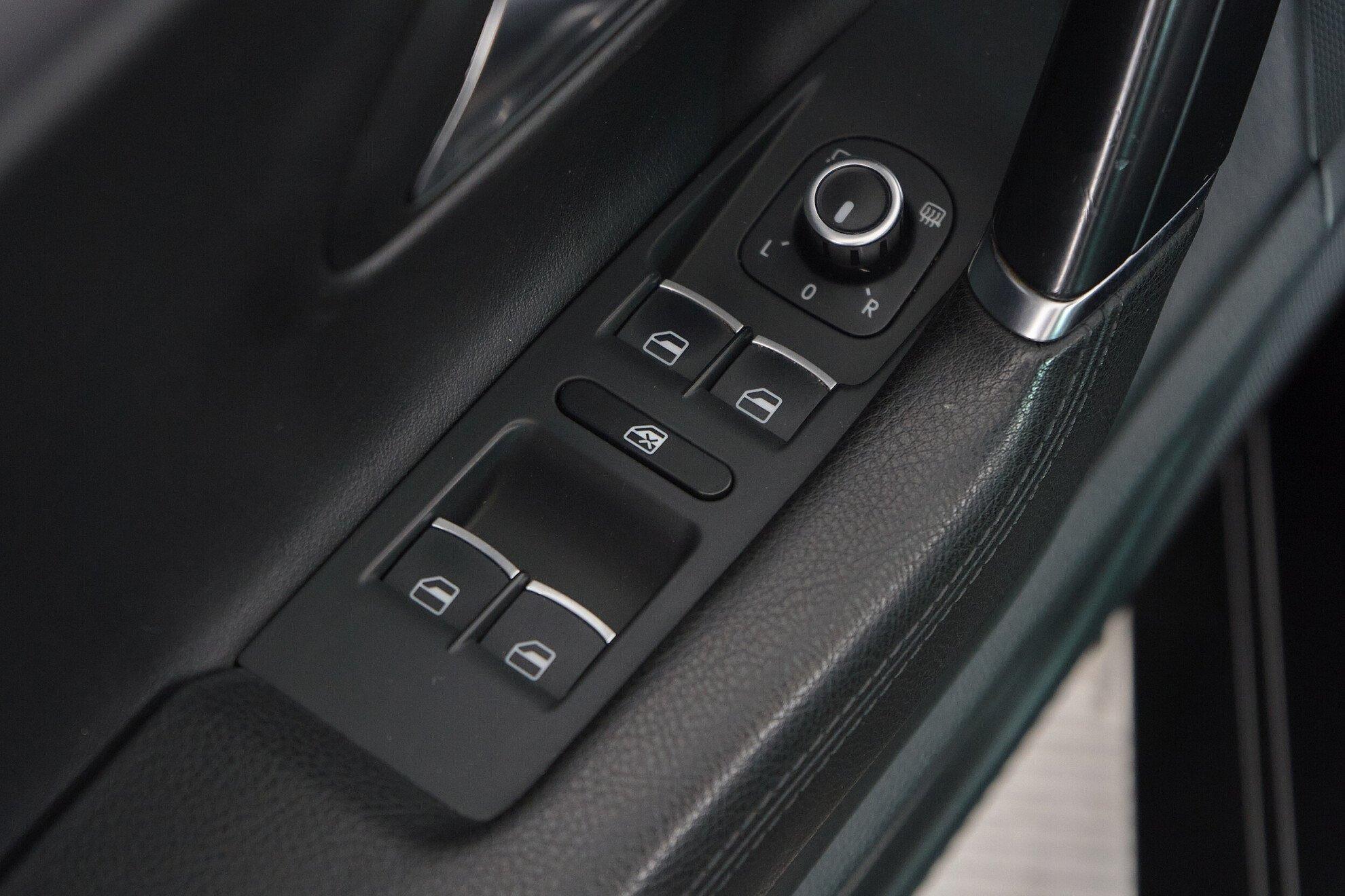 Volkswagen Passat CC 2015, черный