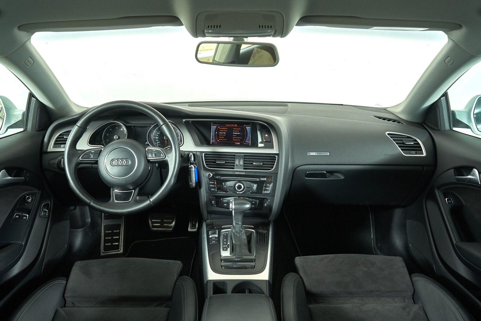Audi A5 2013, белый