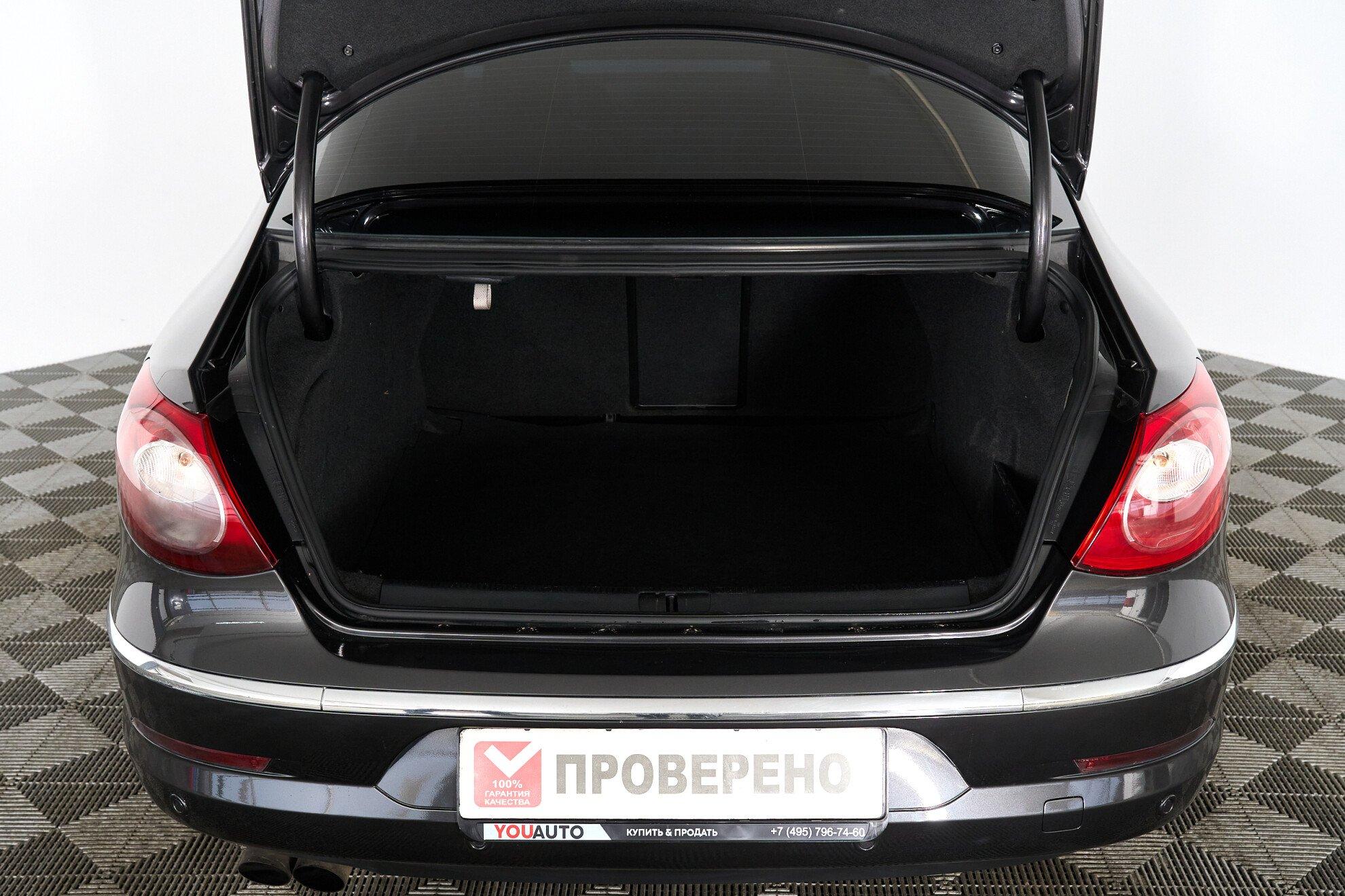 Volkswagen Passat CC 2011, серый