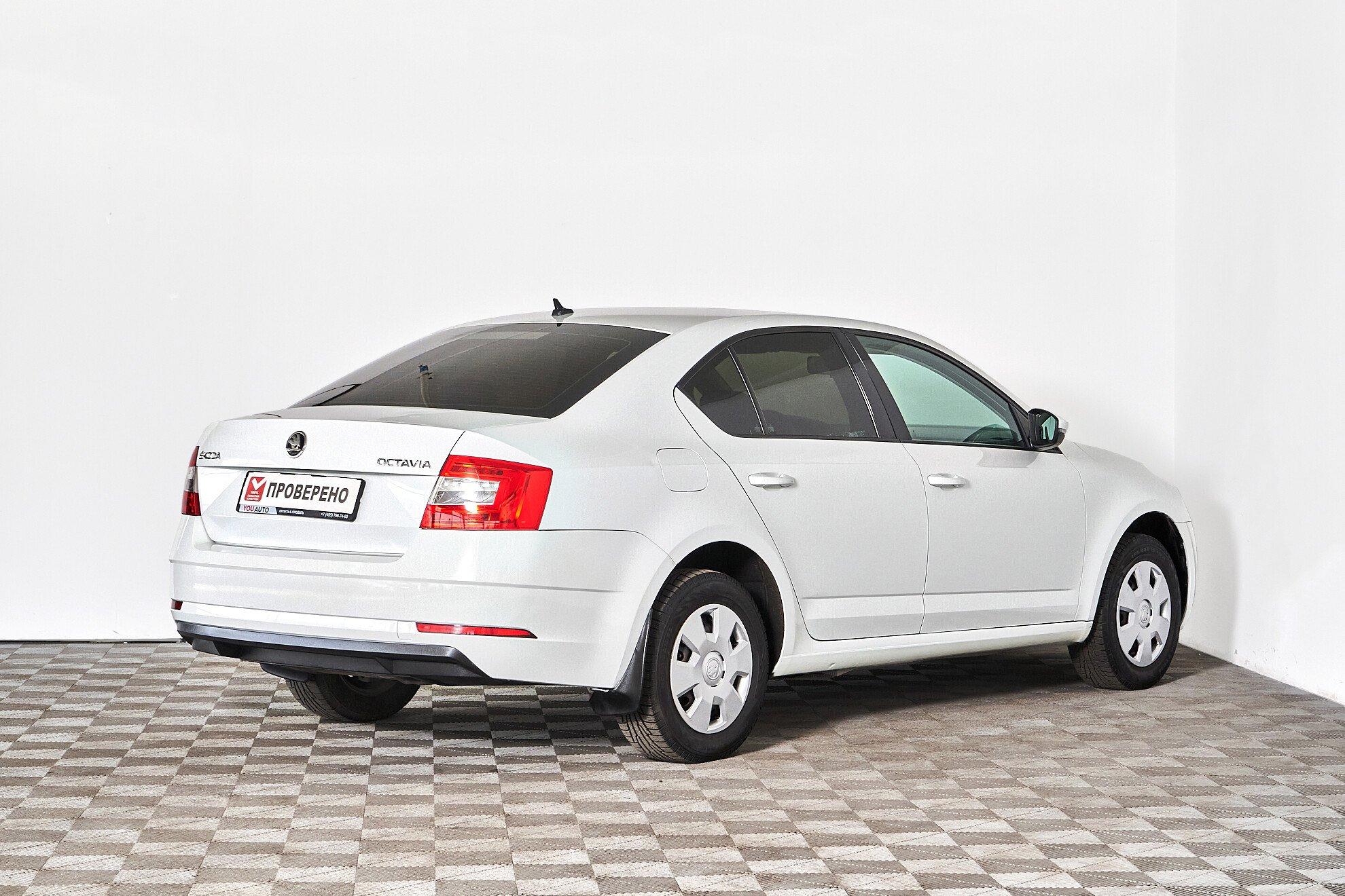Skoda Octavia 2020, белый