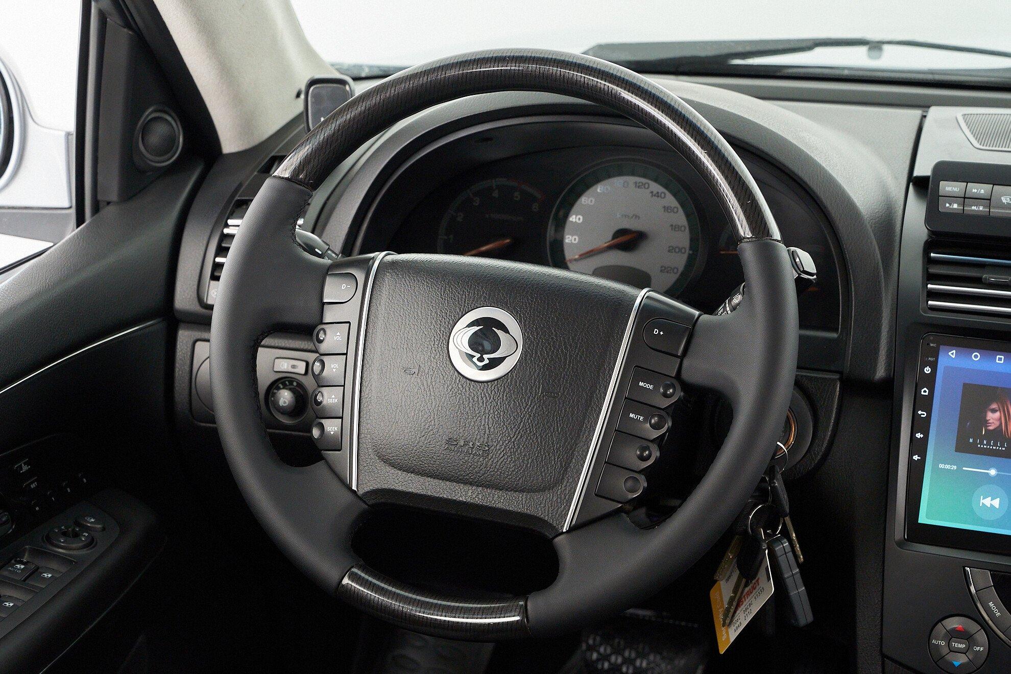 SsangYong Rexton 2010, серебряный