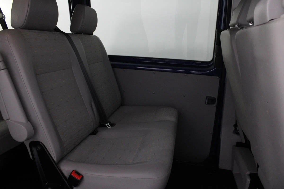 Volkswagen Transporter 2013, синий