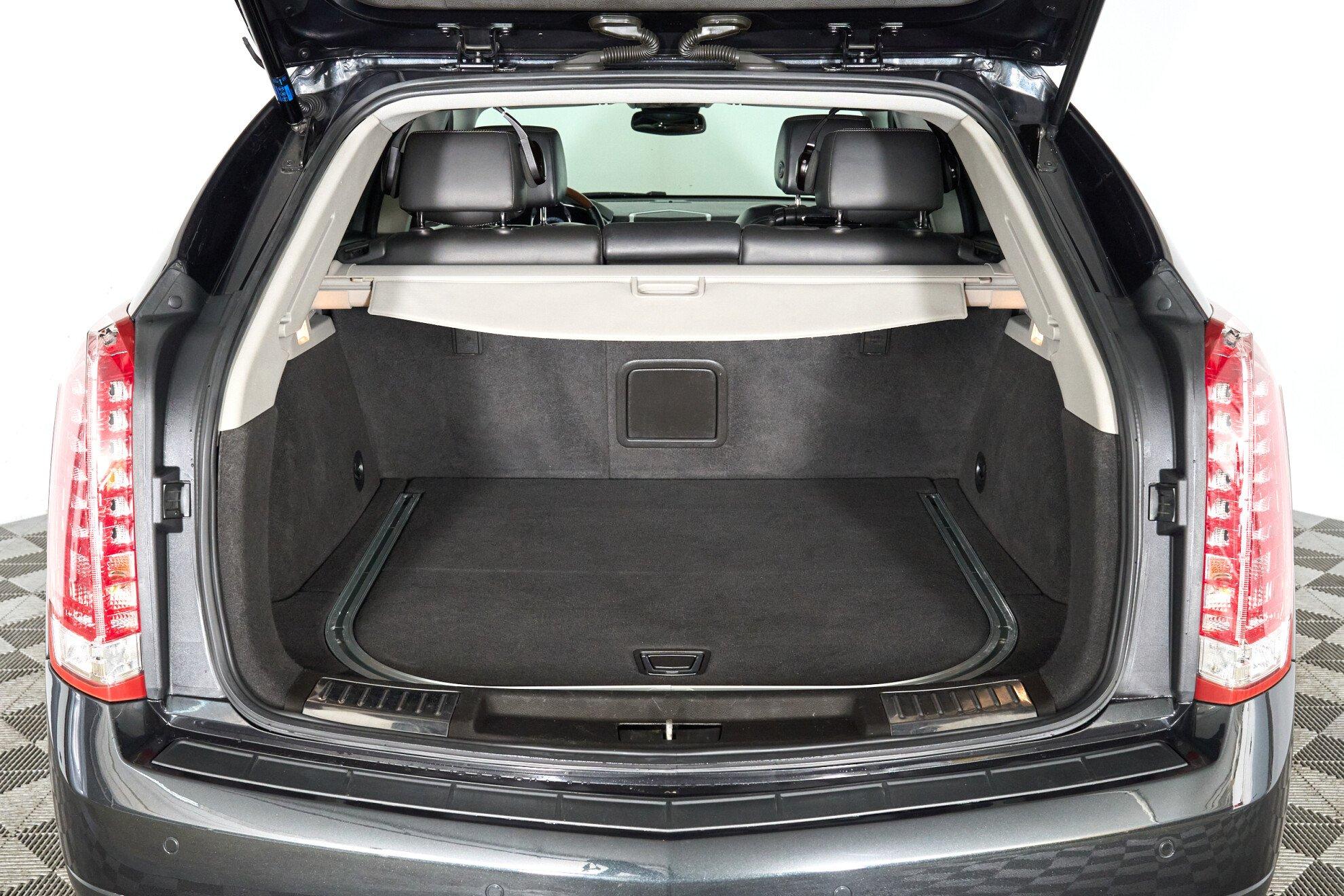 Cadillac SRX 2012, черный
