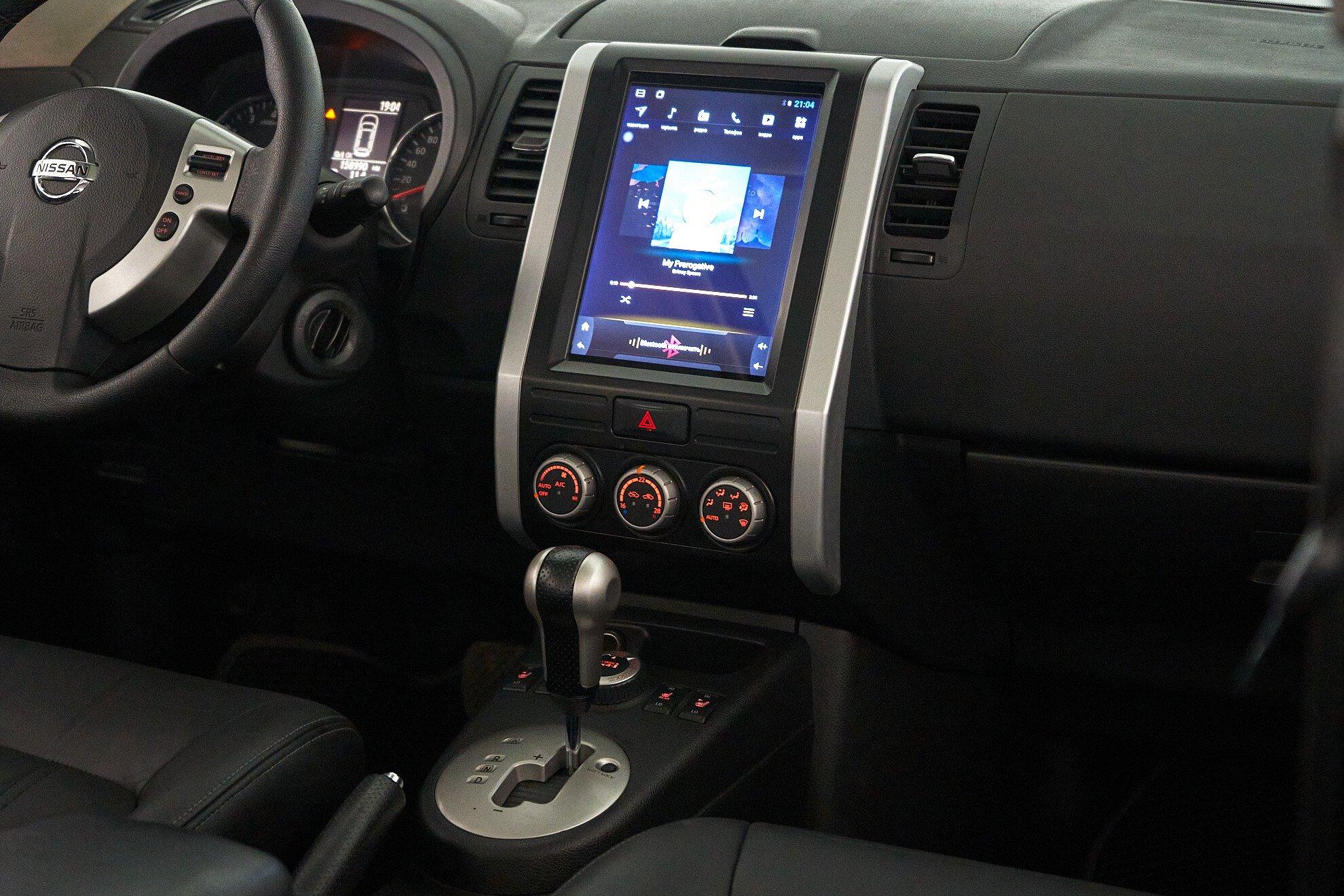 Nissan X-Trail 2011, черный