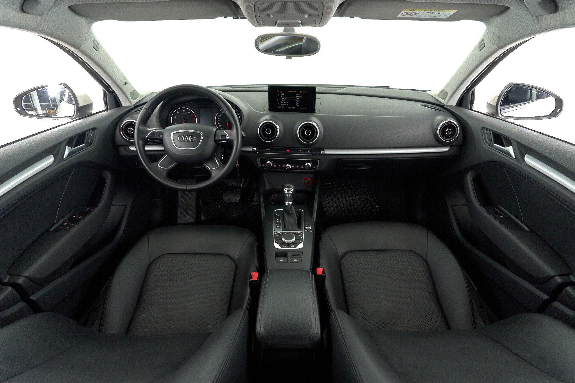 Audi A3 2014, белый