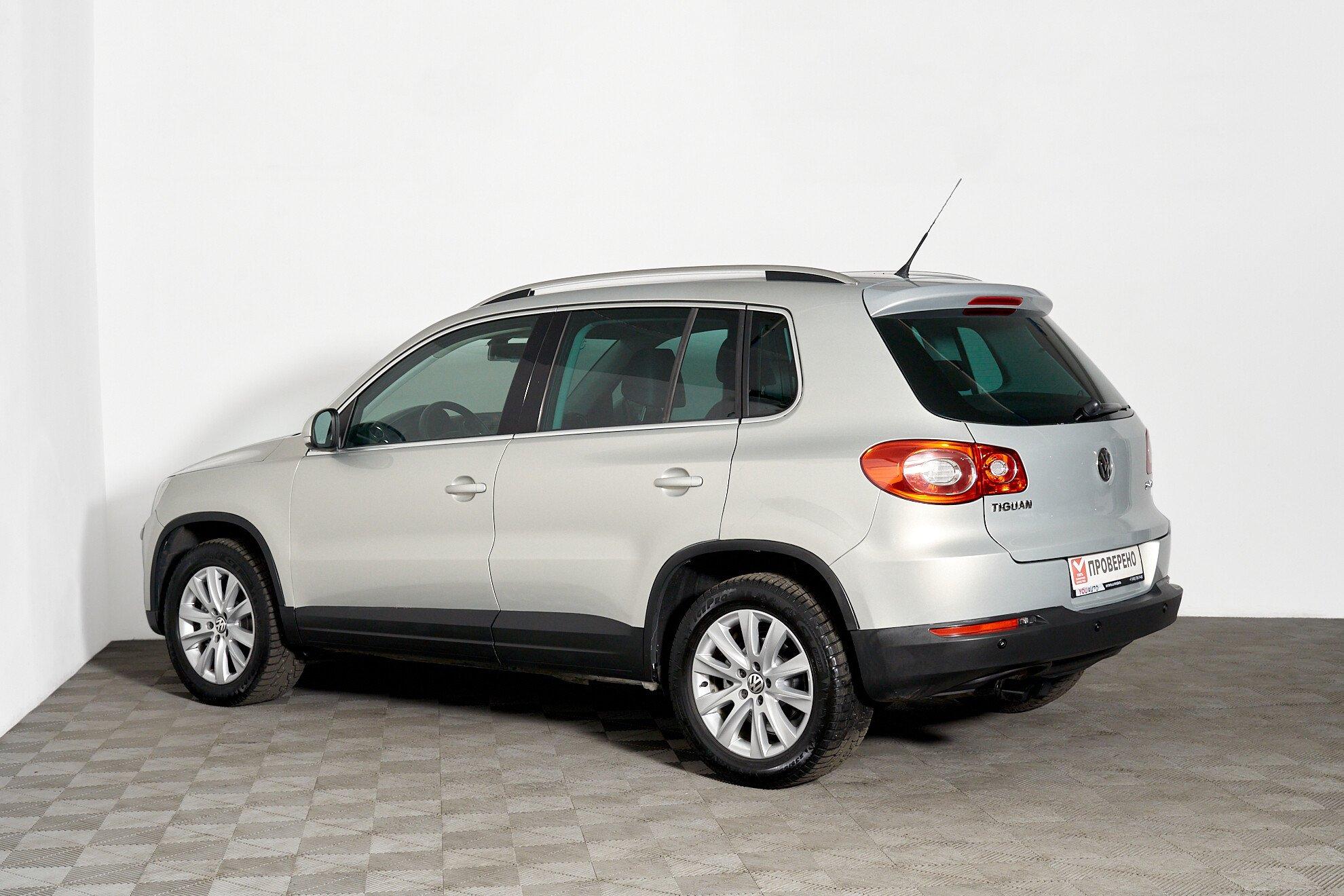 Volkswagen Tiguan 2009, серебряный