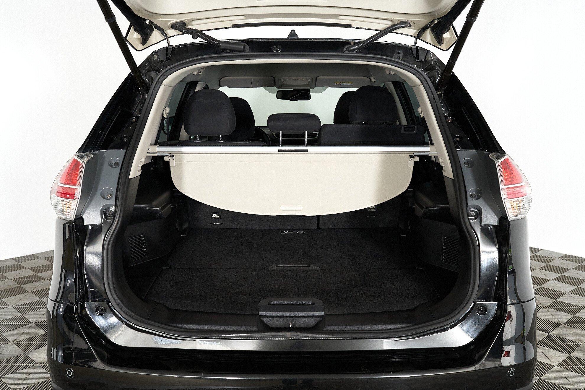 Nissan X-Trail 2015, черный