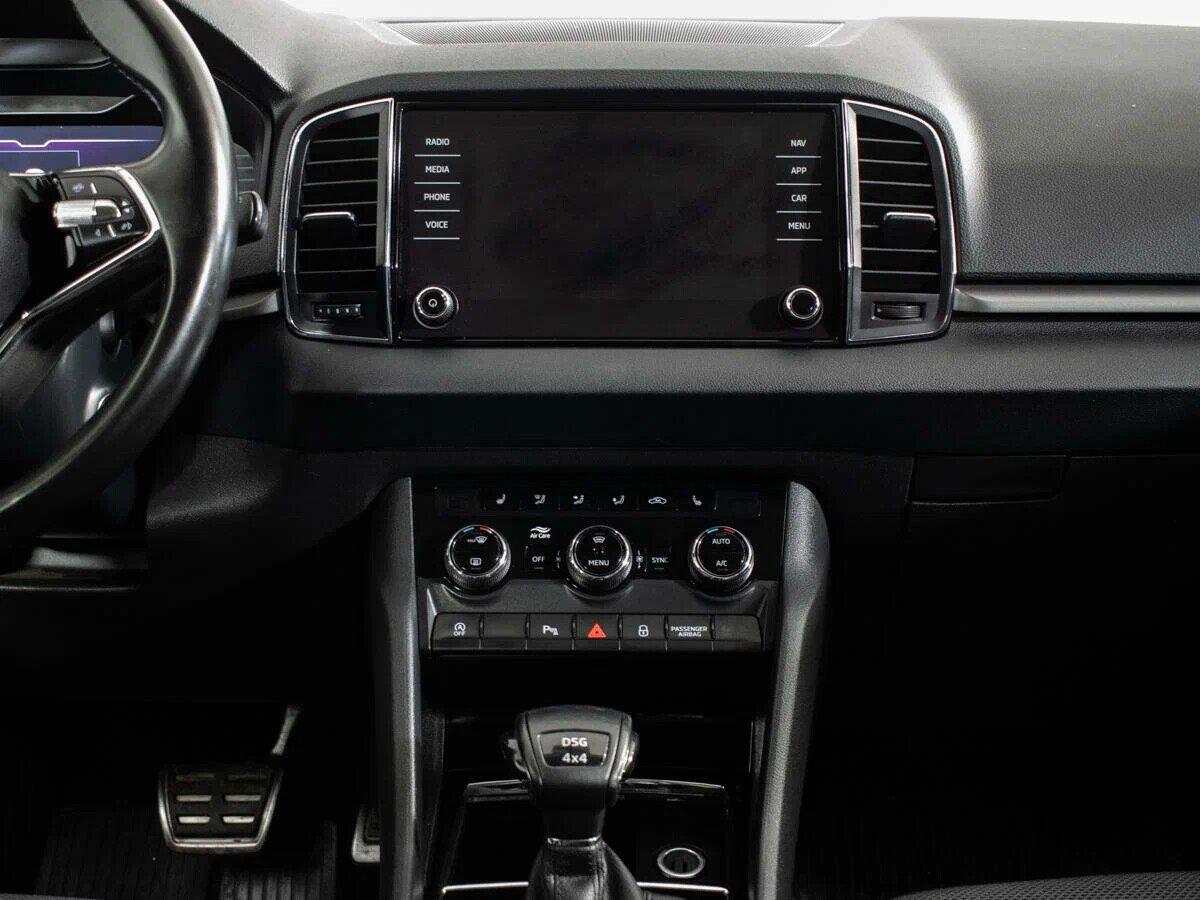 Skoda Karoq 2021, серебряный