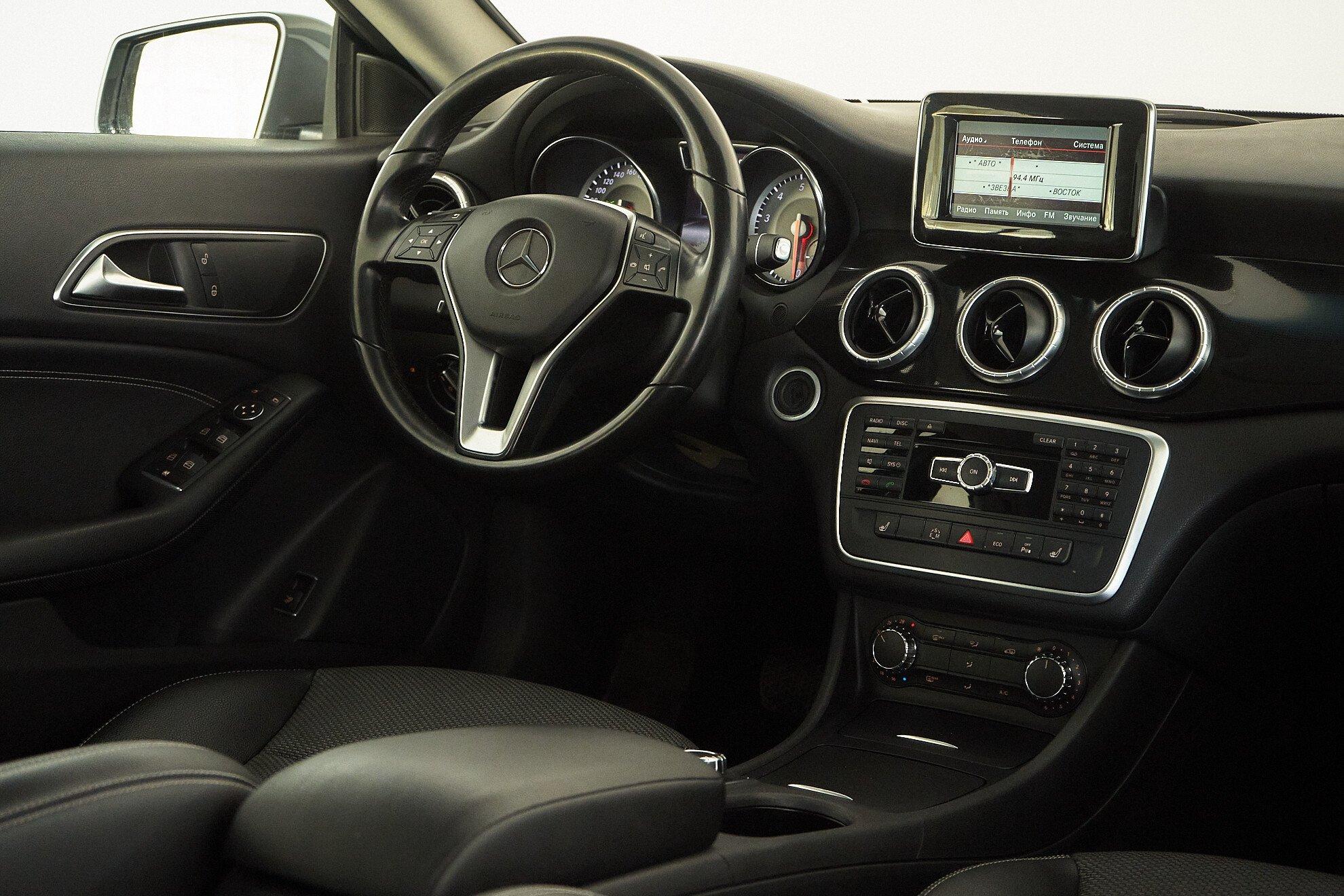Mercedes-Benz CLA 2013, серый