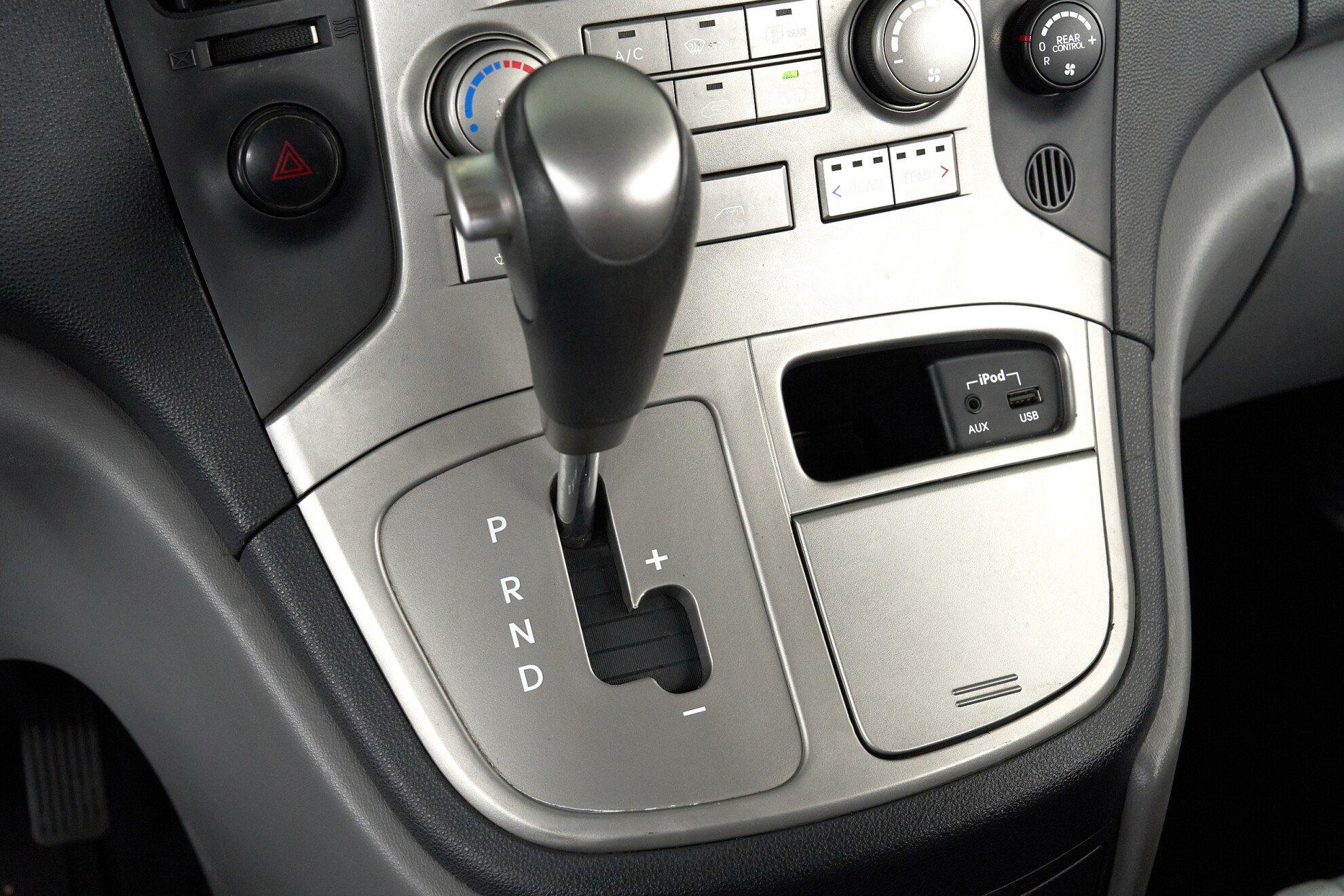 Hyundai Grand Starex 2011, черный