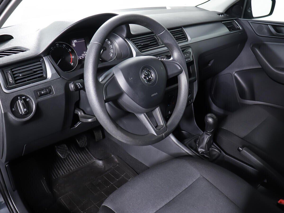 Skoda Rapid 2017, серый