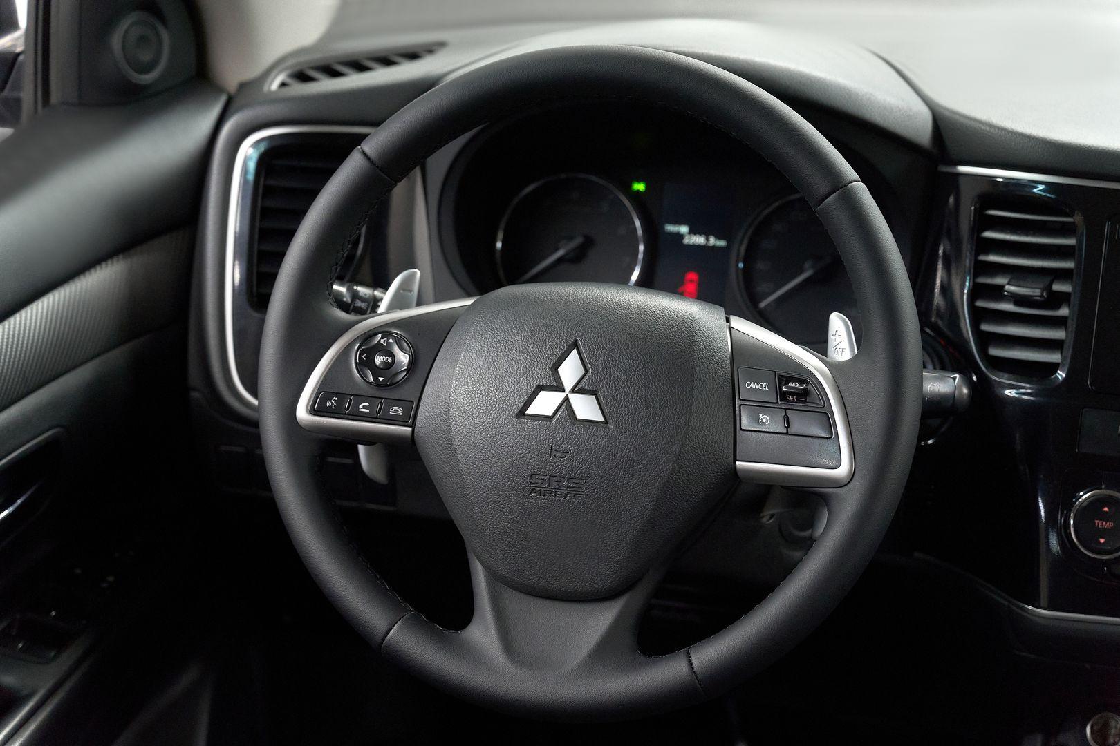 Mitsubishi Outlander 2012, серый