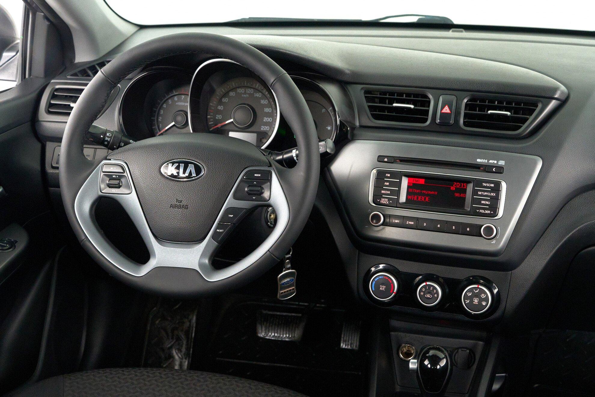 Kia Rio 2016, серый