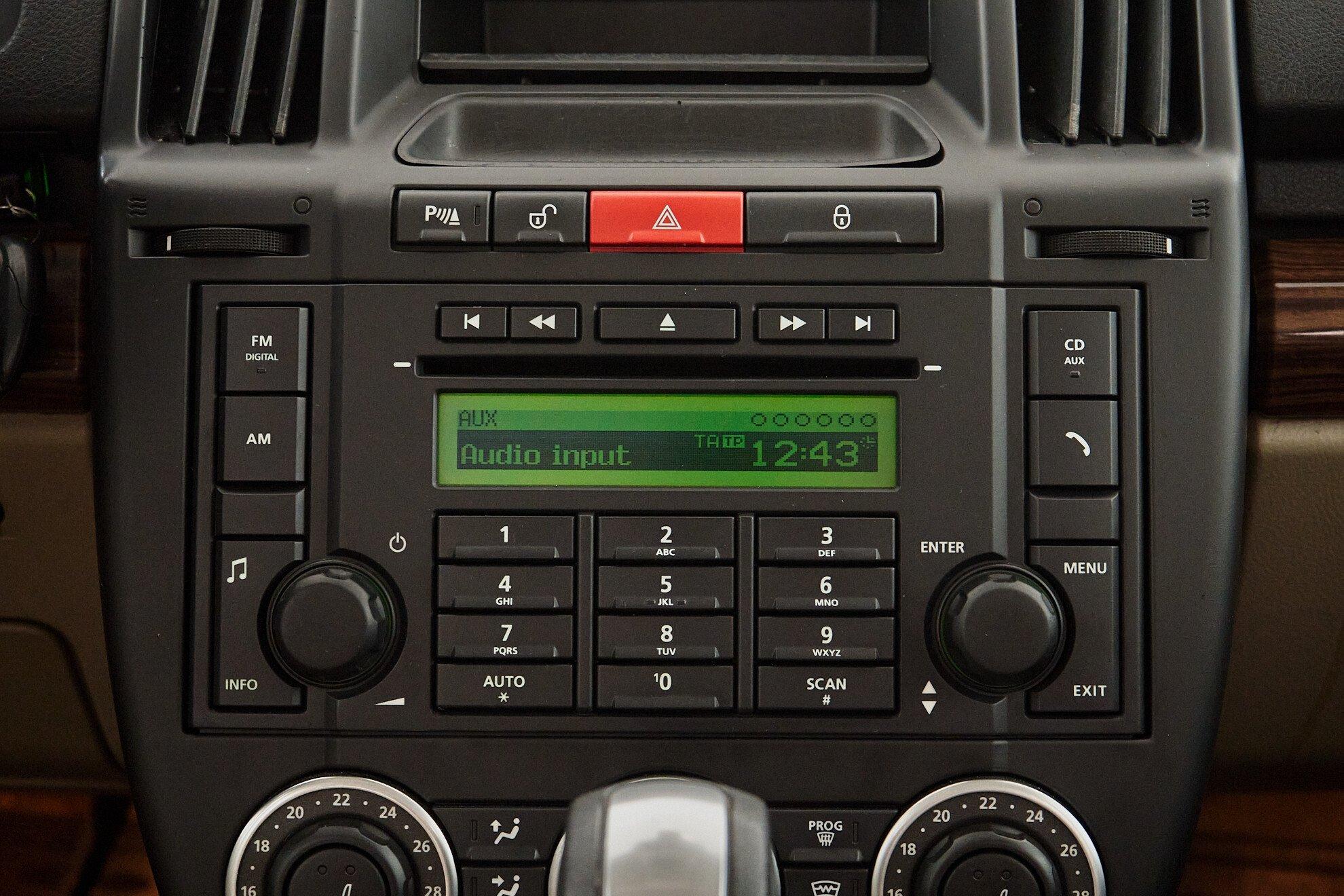 Land Rover Freelander 2009, красный
