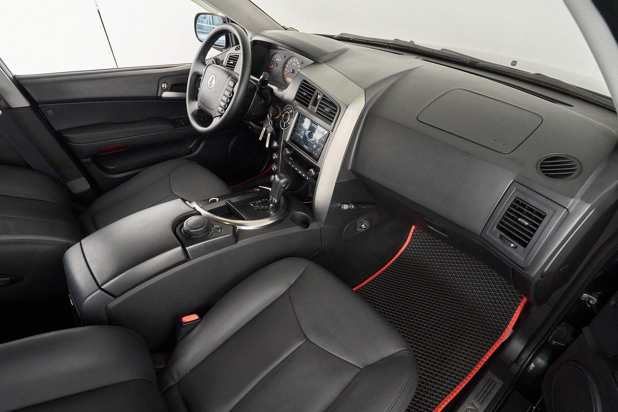 SsangYong Kyron 2013, черный