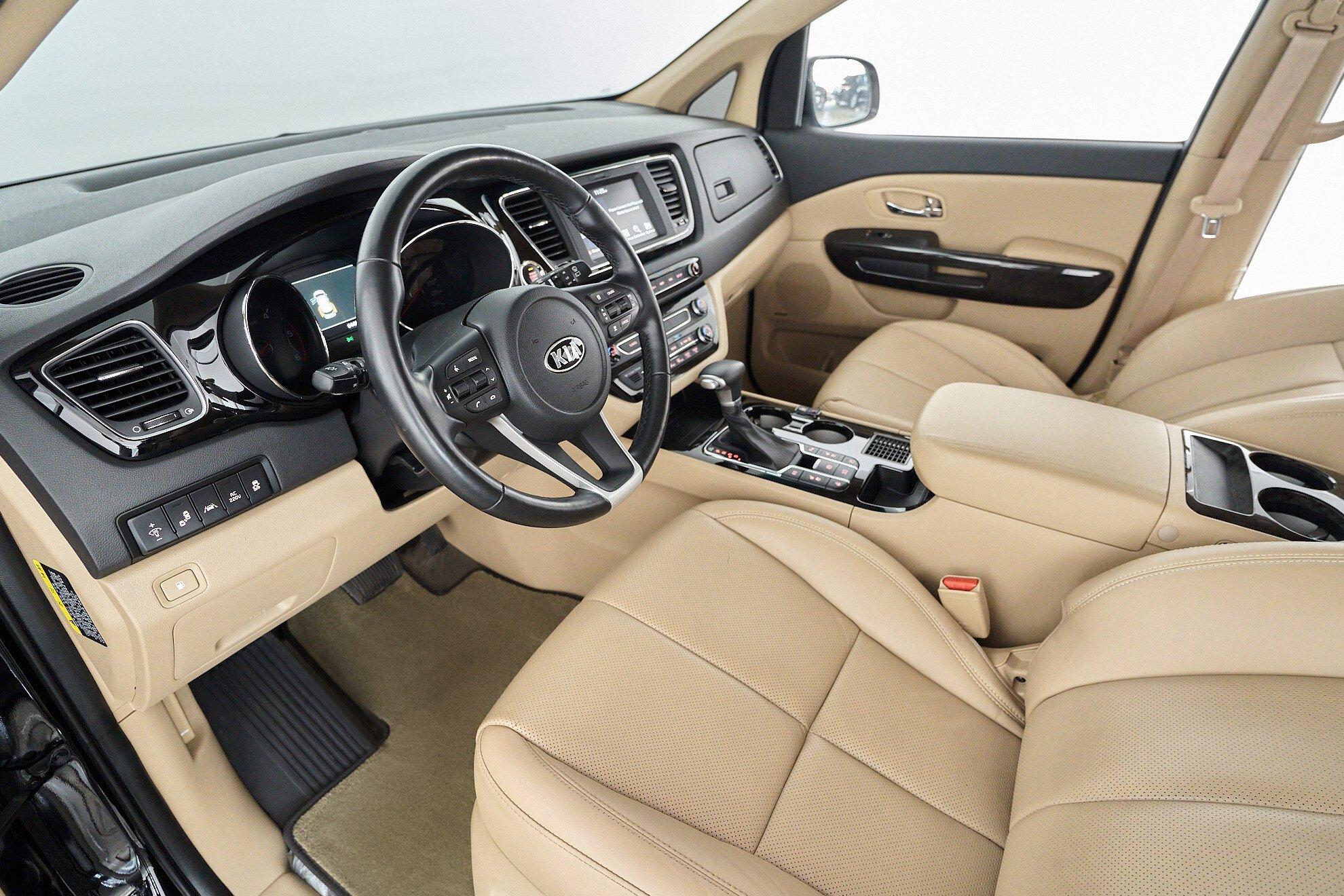 Kia Carnival 2020, черный