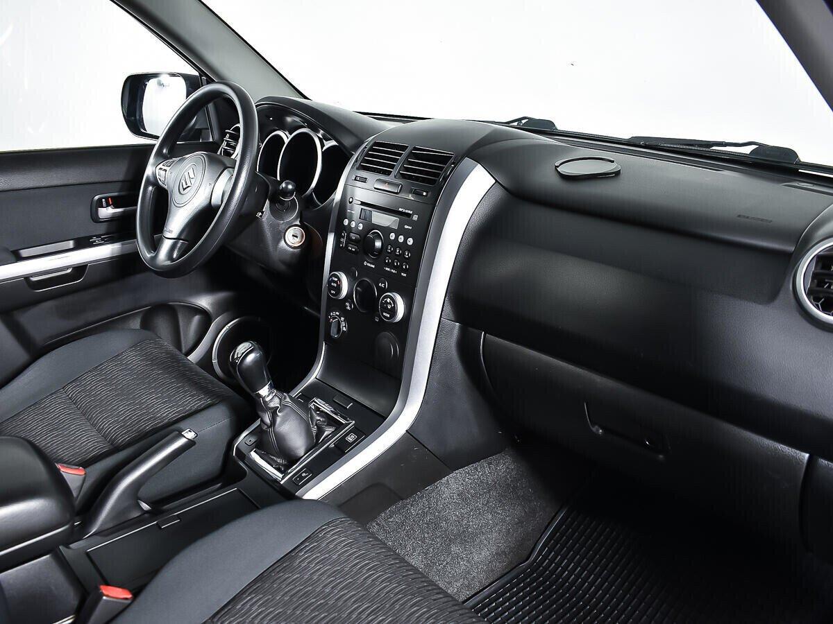 Suzuki Grand Vitara 2014, серый
