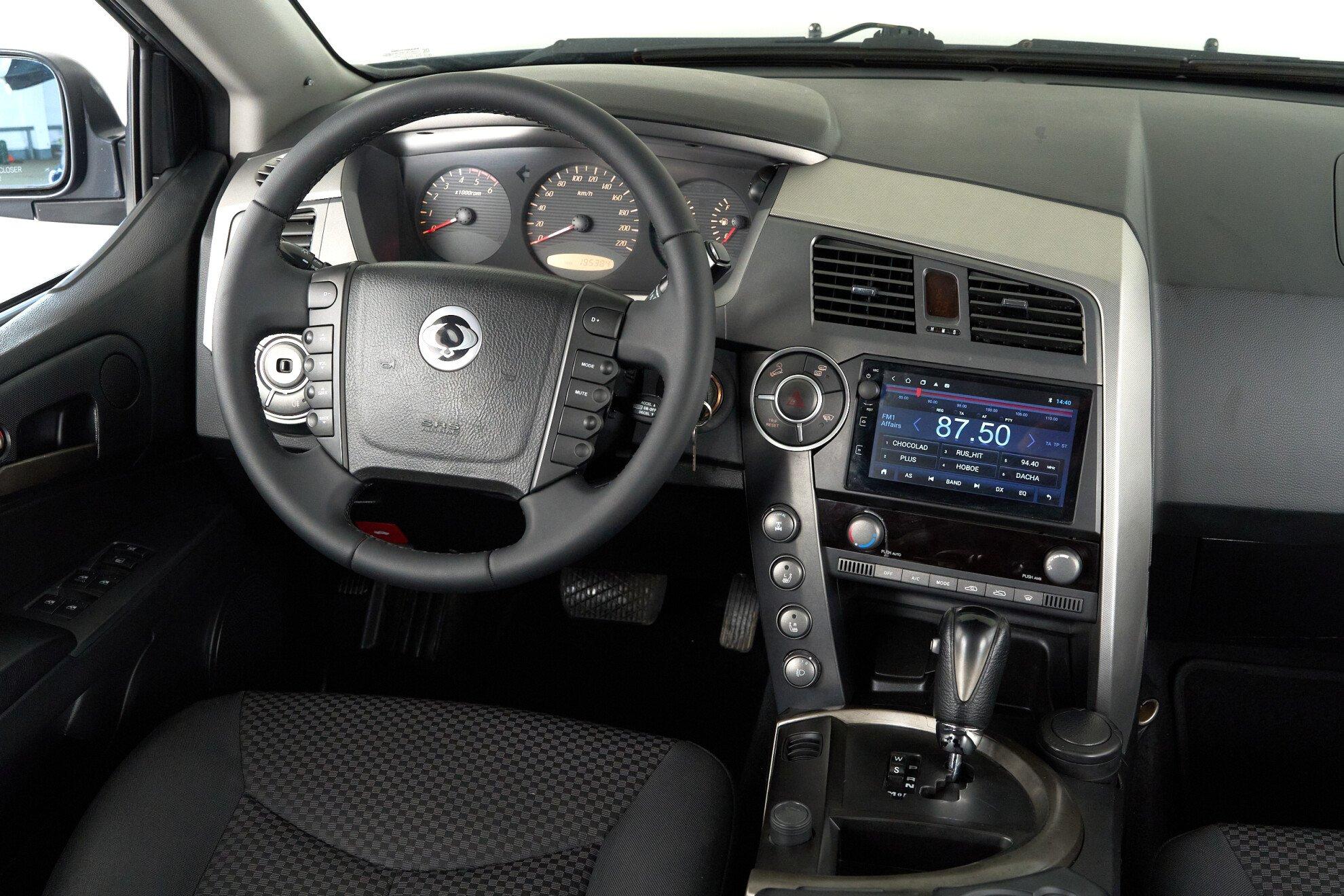 SsangYong Kyron 2015, серый
