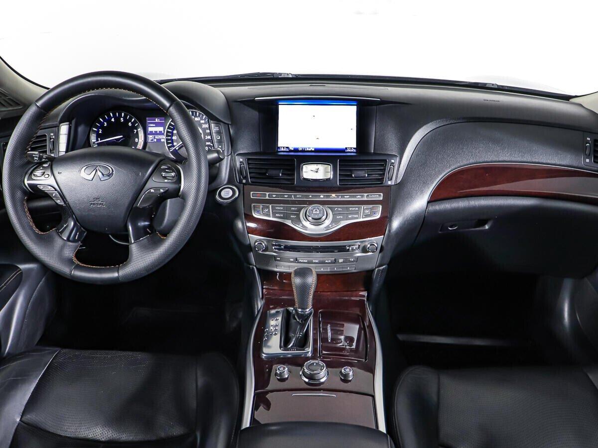Infiniti M 2013, черный
