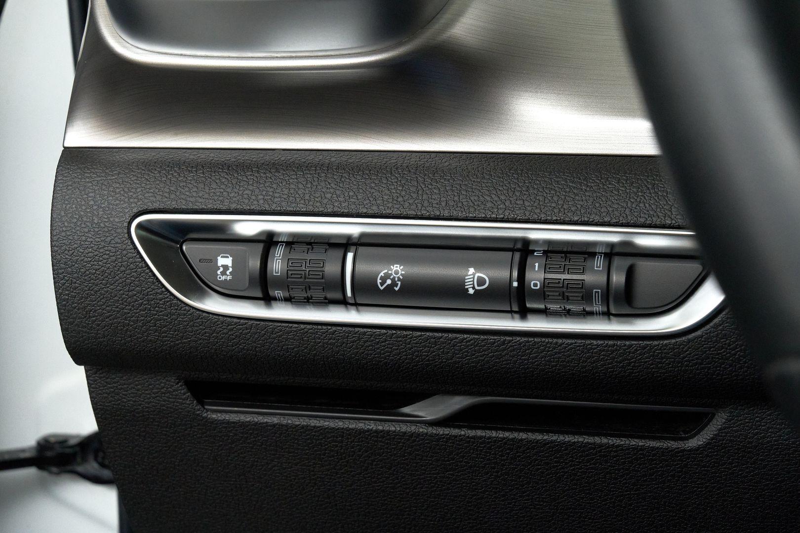 Geely Coolray 2020, белый