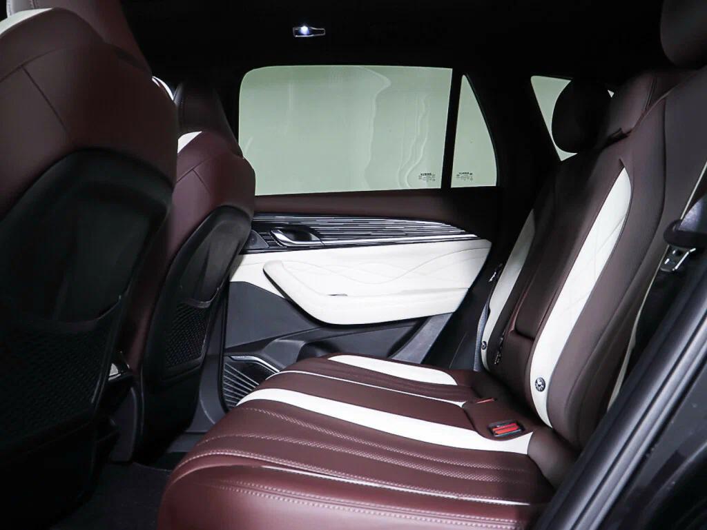 Geely Monjaro 2024, черный