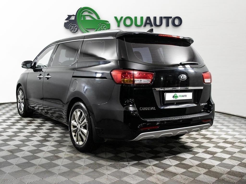 Kia Carnival 2015, черный