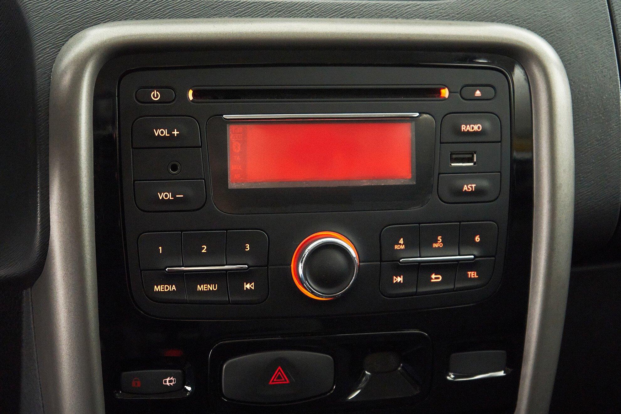 Renault Duster 2014, серебряный