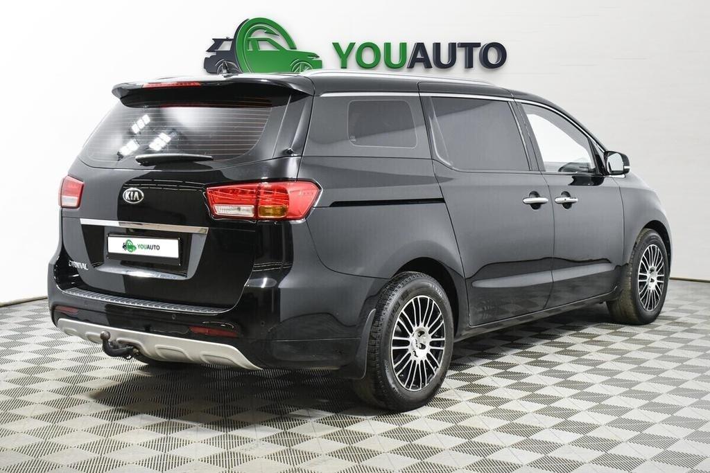 Kia Carnival 2018, черный