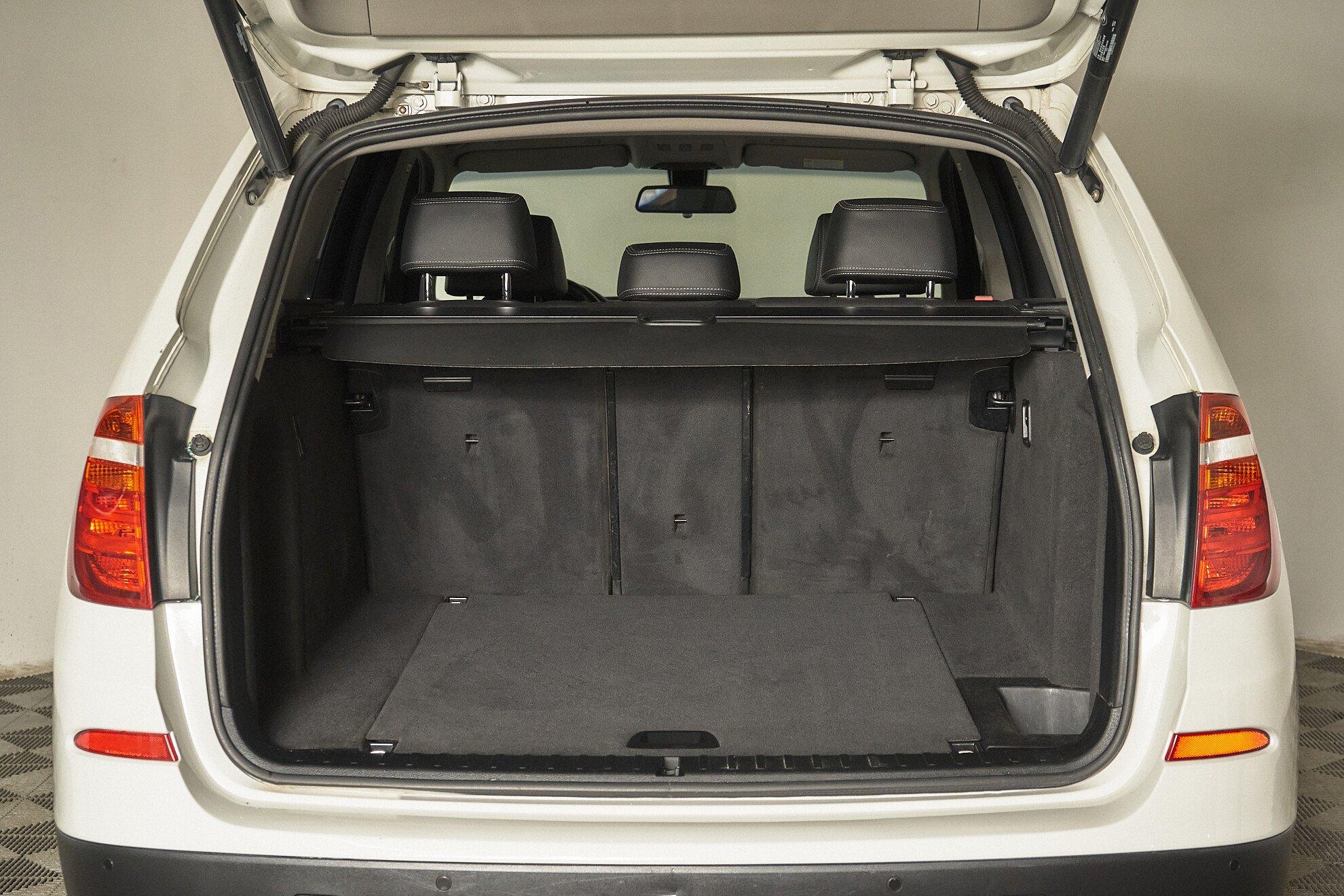 BMW X3 2012, белый