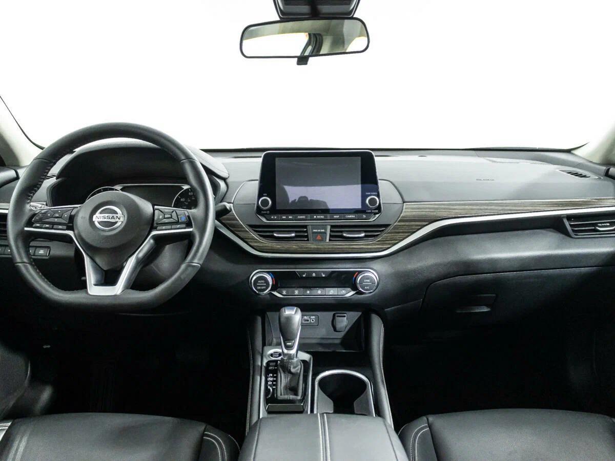 Nissan Altima 2021, серый