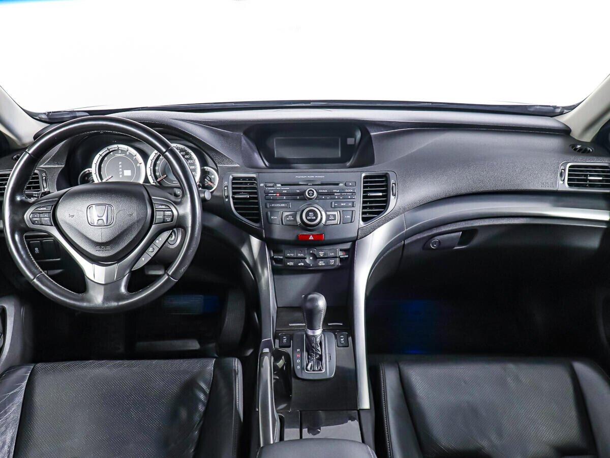 Honda Accord 2012, черный
