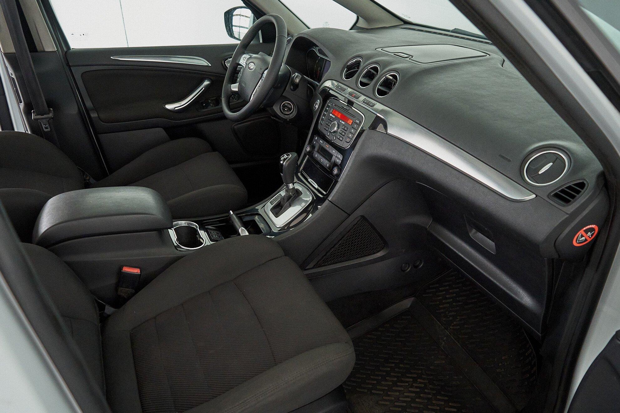 Ford S-MAX 2012, белый