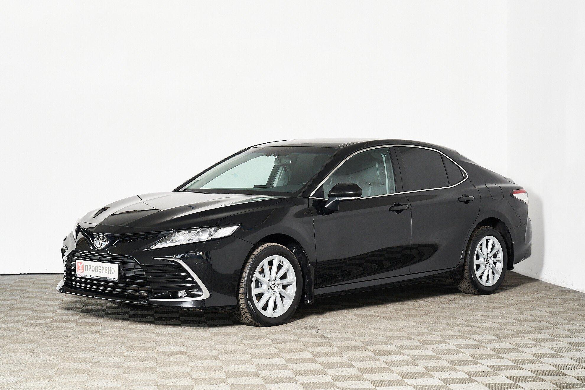 Toyota Camry 2022, черный