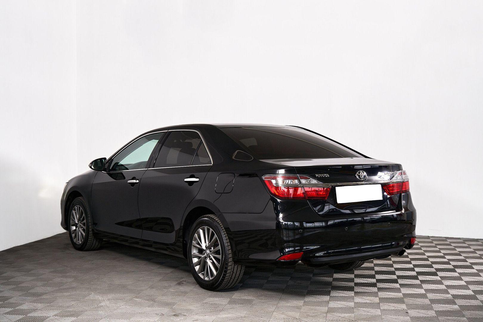 Toyota Camry 2017, черный