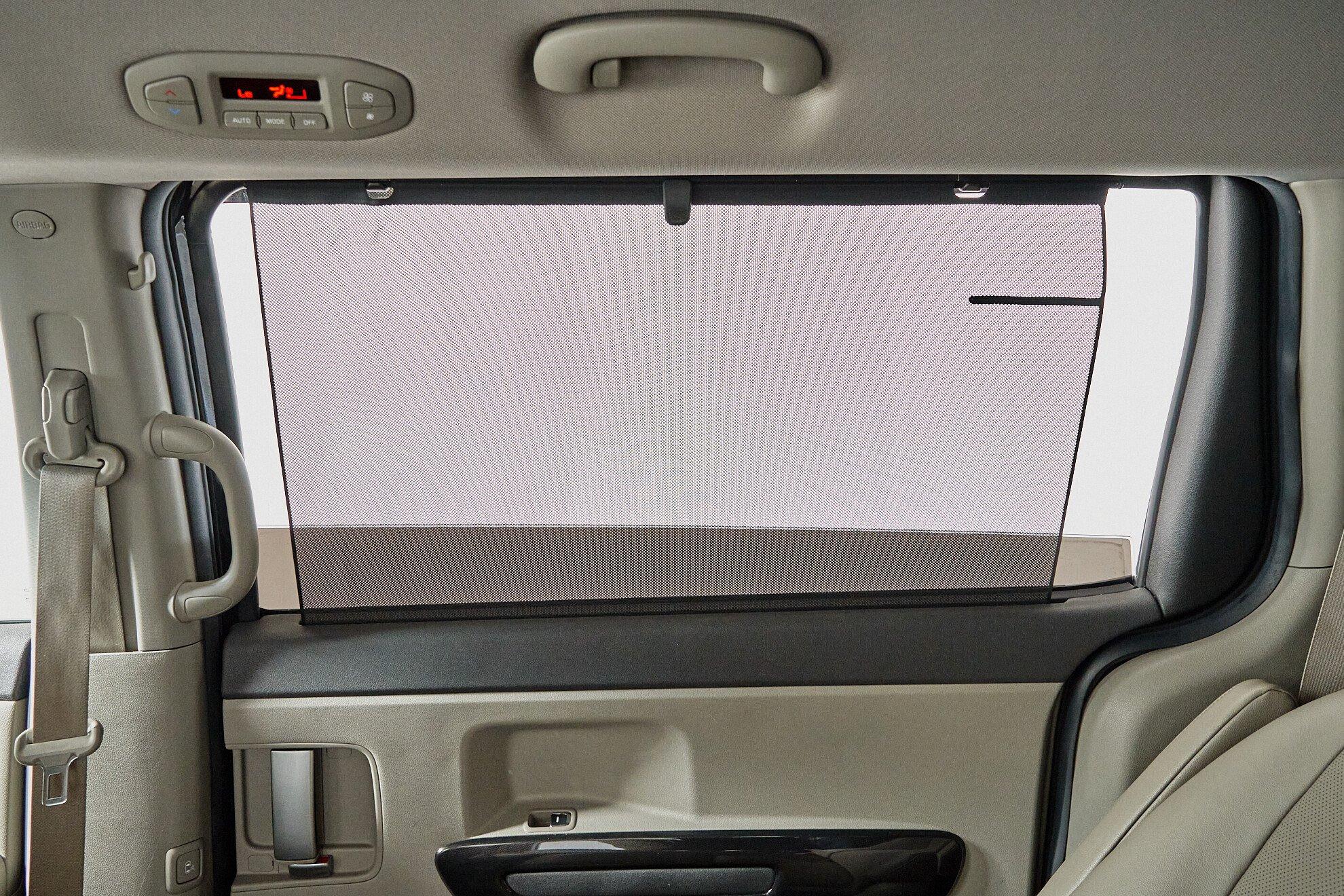 Kia Carnival 2016, черный